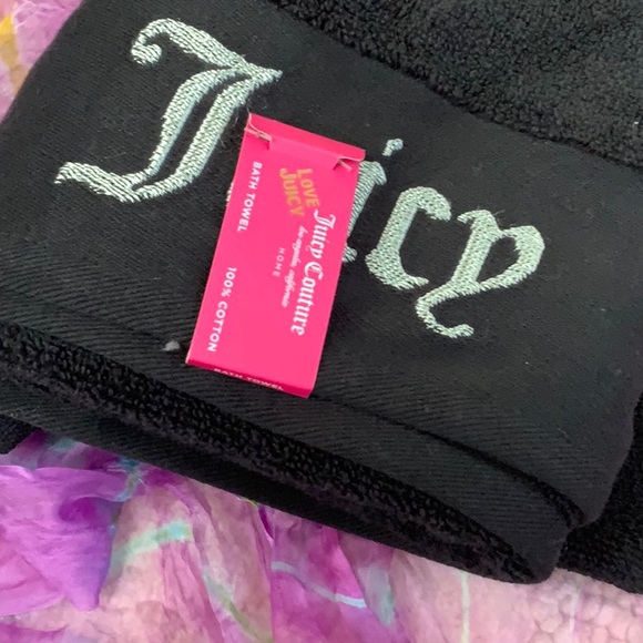 Juicy Couture Home Silver Embroidered Name Plush Oversised Bath Towel - Picture 2 of 4